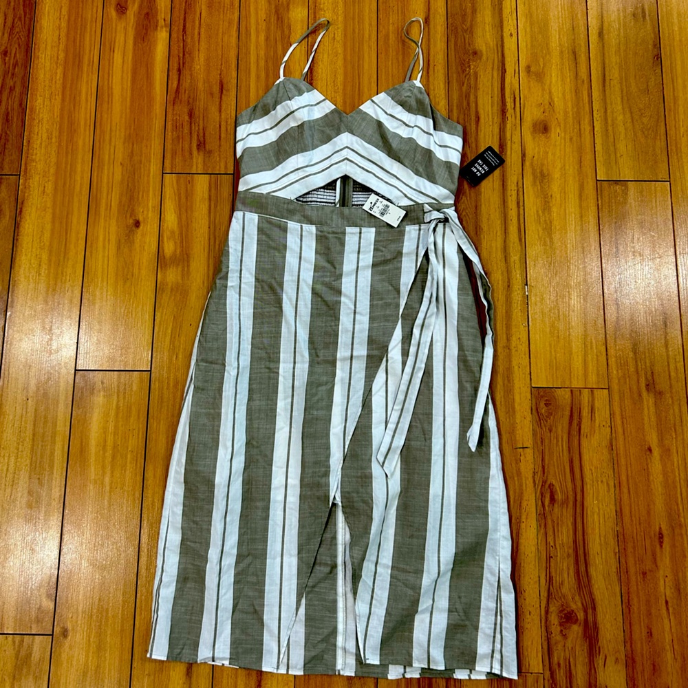 NWT - Express Midi Dress - Size 8